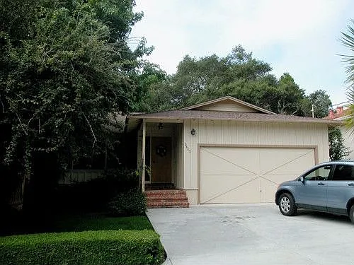 2603 Newlands Ave photo 1