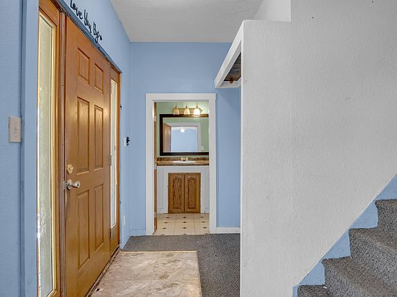 4th image of 124 W Ruth St
