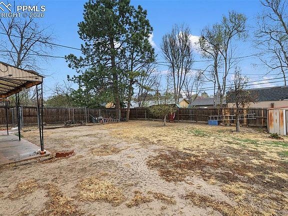 3rd image of 3418 Greenwood Cir