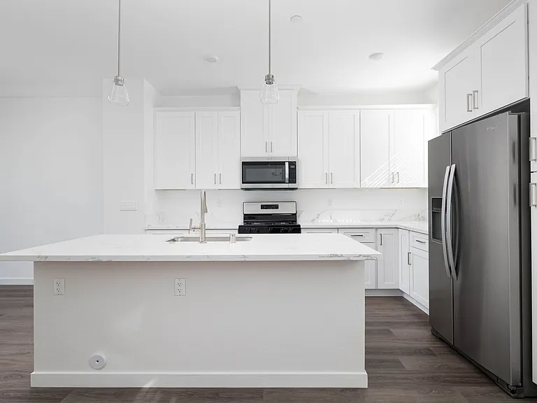 Raintree Court — Photo 2