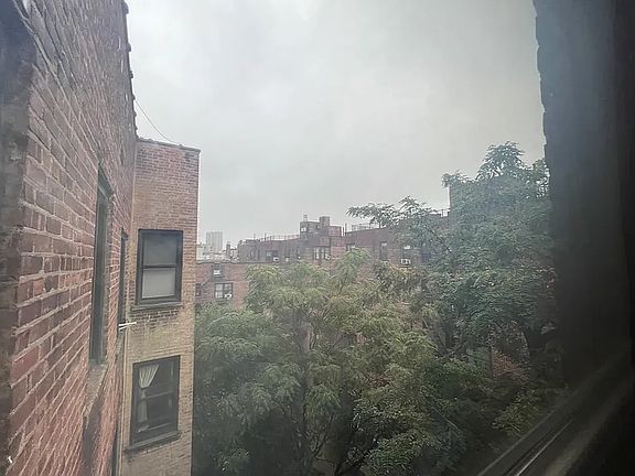 2nd image of 10 Overlook Ter APT 6C