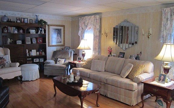 5th image of 49 Apple Orchard Dr
