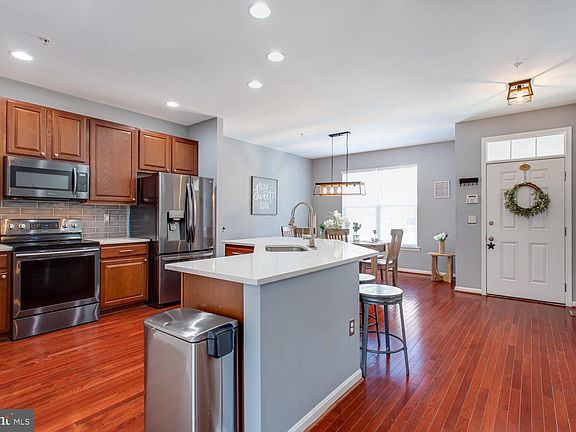 5th image of 3637 Bedford Dr