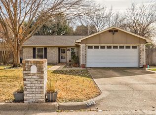 1312 Mercedes St, Benbrook, TX 76126