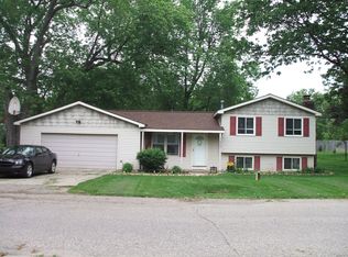 949 Tierney Ave, Highland, MI