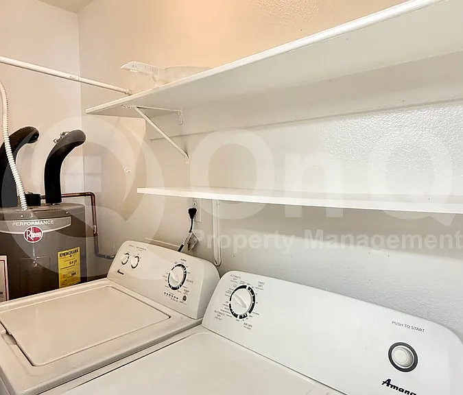 6836 S Jentilly Ln — Photo 22