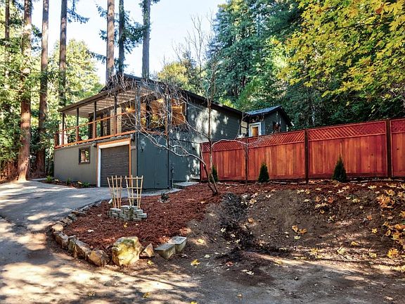 2nd image of 10586 Creekwood Dr