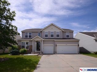 17007 Locust St, Omaha, NE 68116