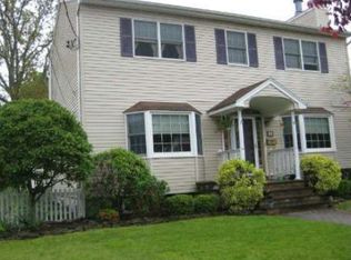 108 Sullivan Ave, Farmingdale, NY 11735