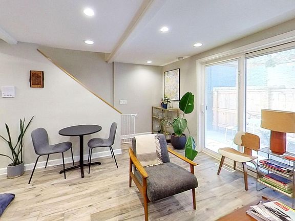 2nd image of 719 W Buckingham Pl #3