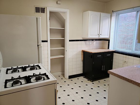 4th image of 7332 Dartmouth Ave #1