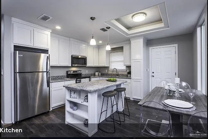 2 bed, 2.0 bath, 987 sqft, $1,025 — Photo 4