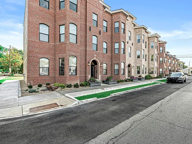 230 N 10th St #130 — Photo 13