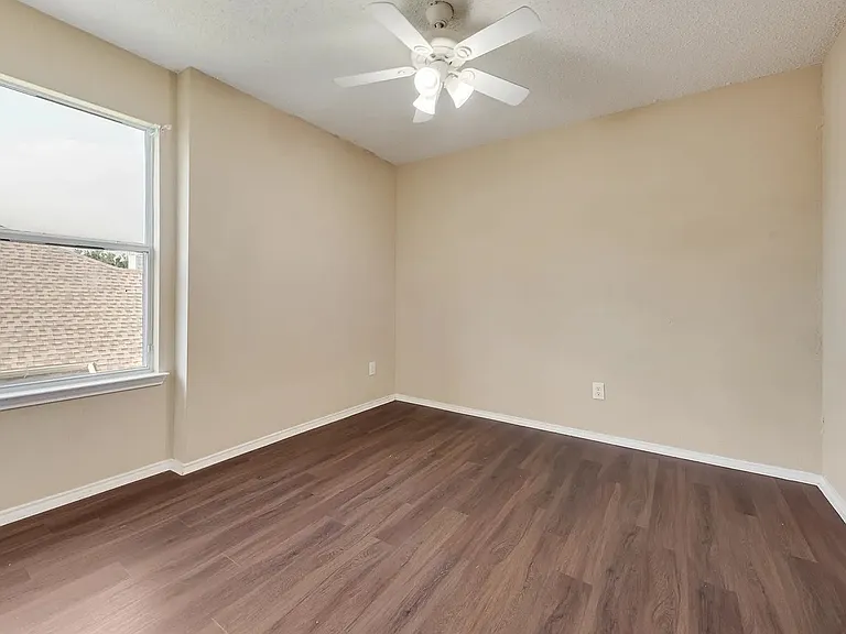 11520 Bermuda Way — Photo 13
