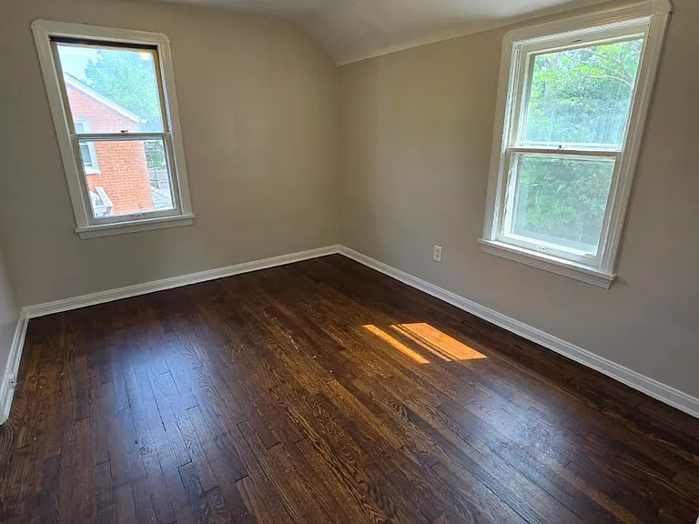 1361 Villa Dr — Photo 8