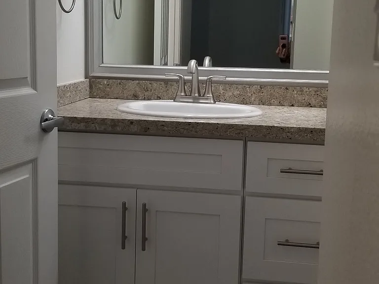 Chateau Gardens Apartments — Photo 19