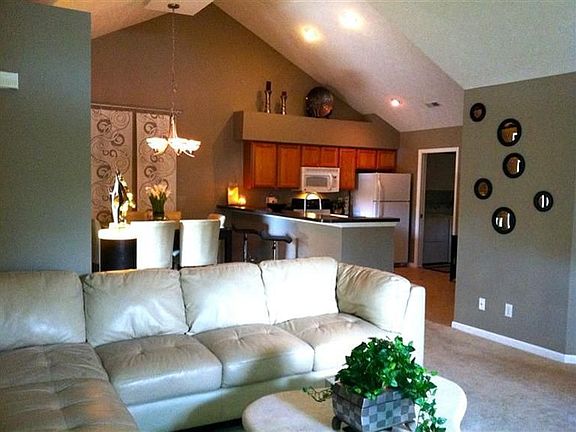 4th image of 124 Edinburgh Village Dr