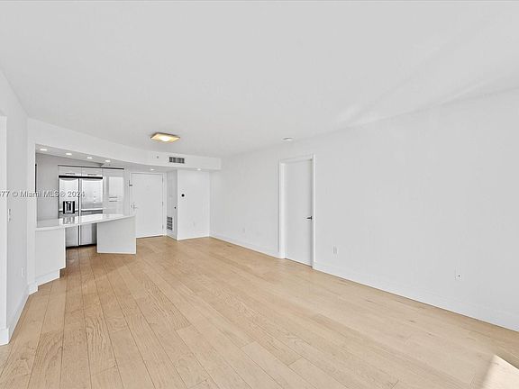 3rd image of 1800 Sunset Harbour Dr #1703