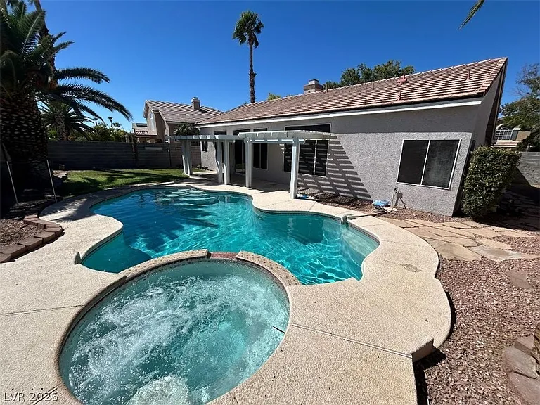 6138 Circling Hawk Dr — Photo 11