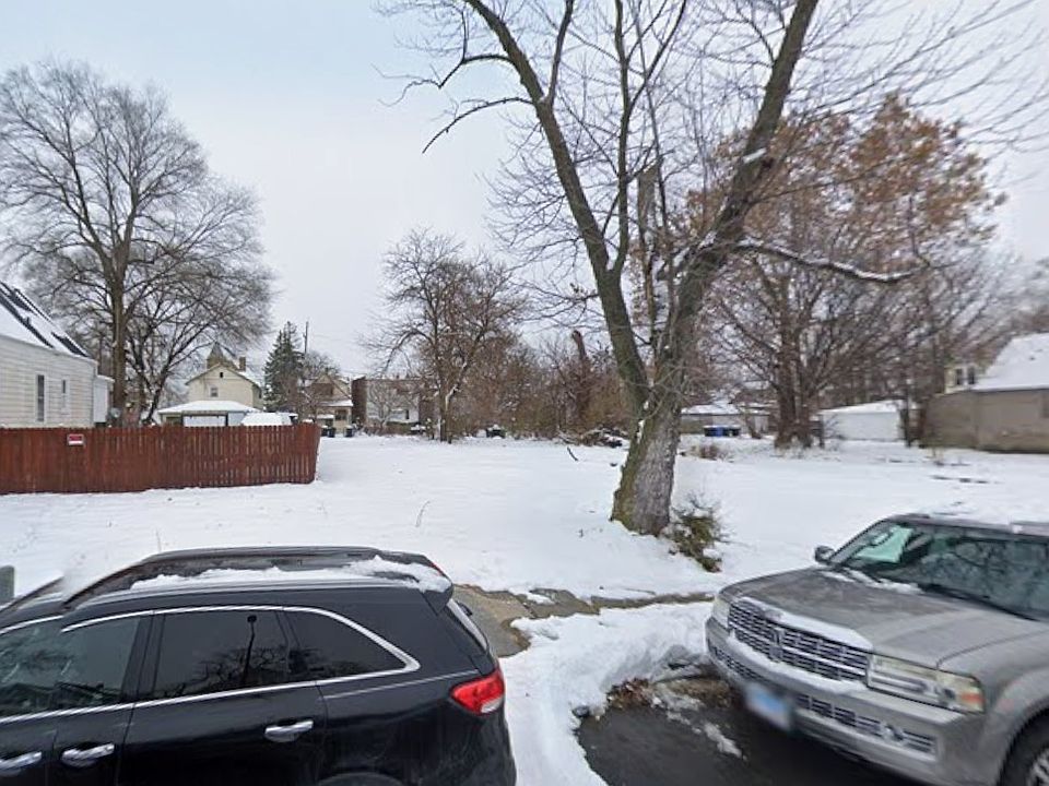 1st image of 10711 S State St