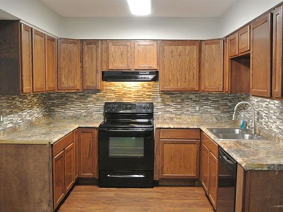 5th image of 5815 Townhouse Ln #13