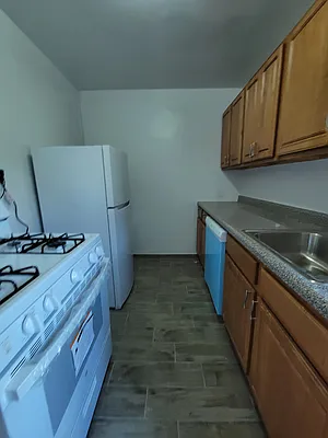 Rented by Queens Apartments Realty LLC | media 9