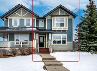 702 W Panamount Blvd NW, Calgary, AB T3K0P7