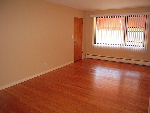 5th image of 1616 Ogden Ave #2