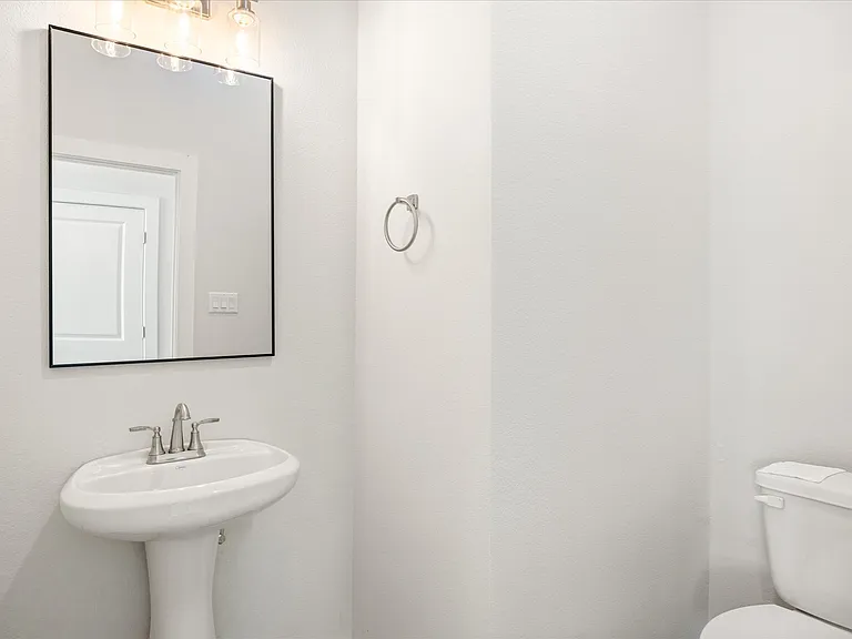 706 N Sycamore Dr — Photo 25