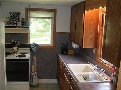 5th image of 540 S Farmer St