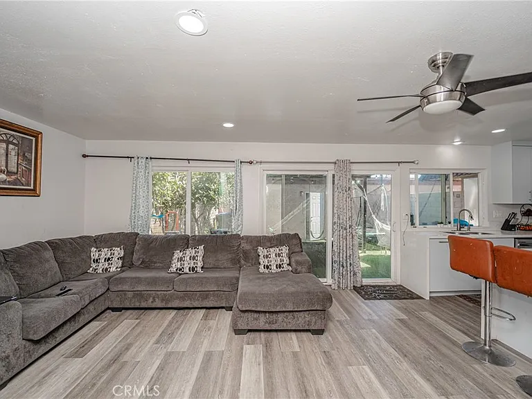 11321 Hart Way — Photo 7