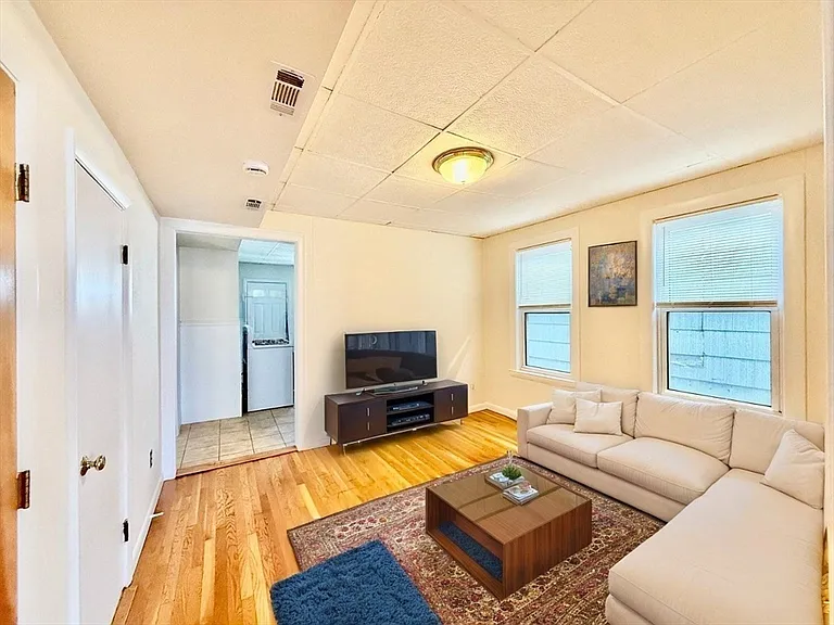 724 Cambridge St #3 — Photo 2