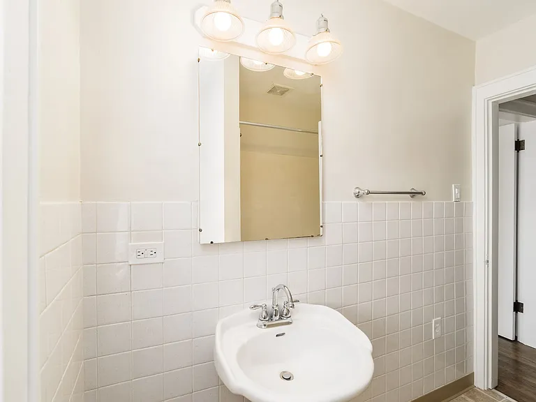 41 W California Ave — Photo 19
