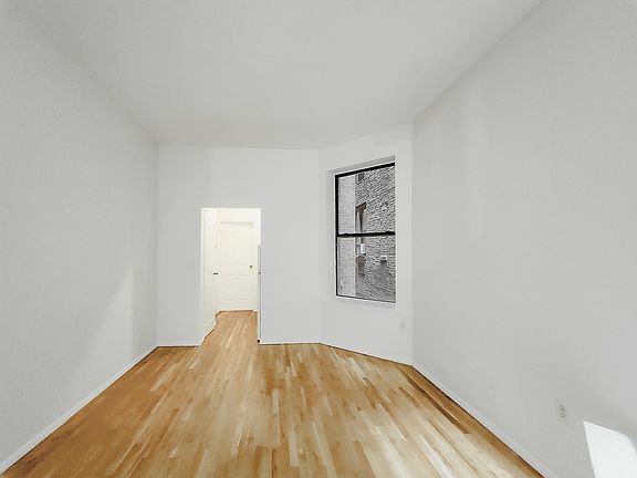4th image of 208 W 82nd St APT 2C