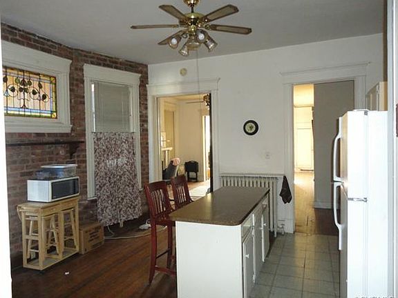 5th image of 2518 Floyd Ave