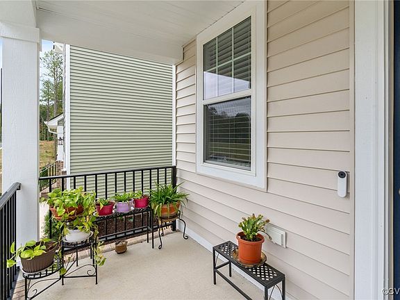 4th image of 7942 Lyndale Dr