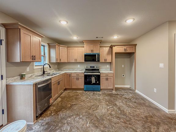 4th image of 143 Waterfowl Way