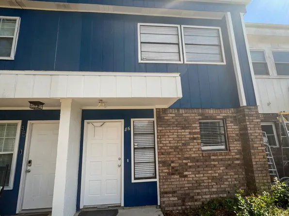 40 11th St #K86, Shalimar, FL 32579