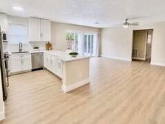 4th image of 3112 SE 1st Pl