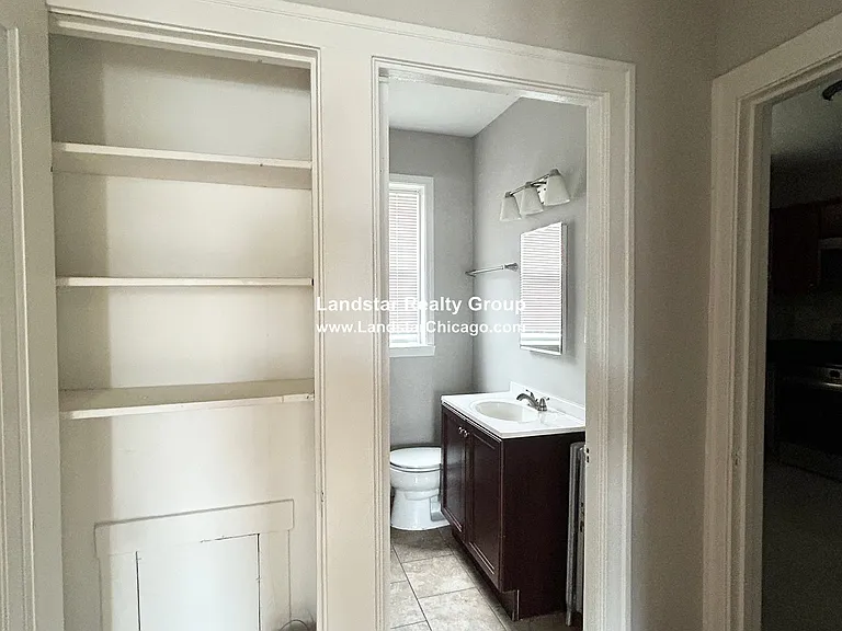 2905 N Kilbourn Ave #1 — Photo 8