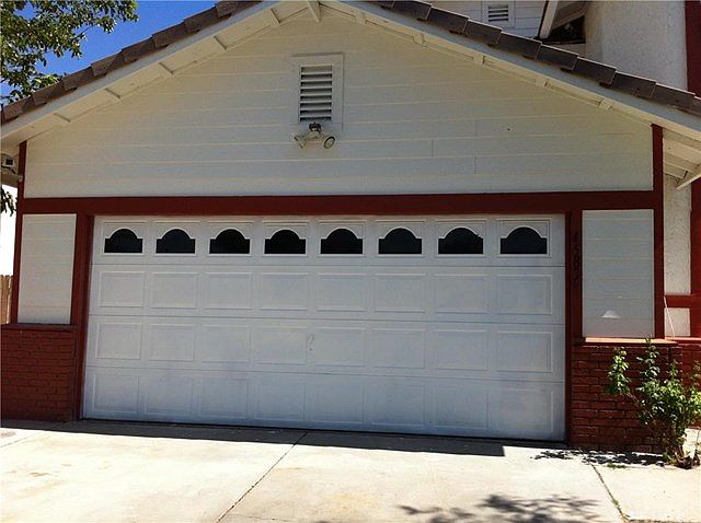 2nd image of 45834 Picadilly St