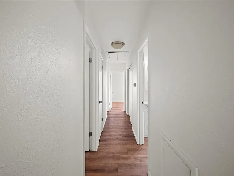 6040 Graystone Dr — Photo 20