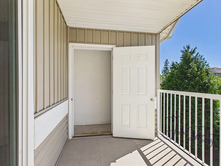 5747 Fallbrook Ln — Photo 11