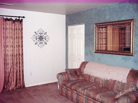 Great Room w/freshly painted walls