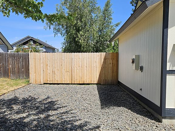 4th image of 1909 E Windwood Ct