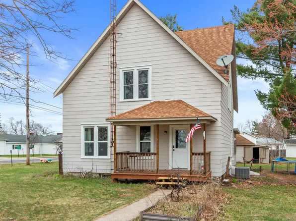 545 Division St, Wild Rose, WI 54984