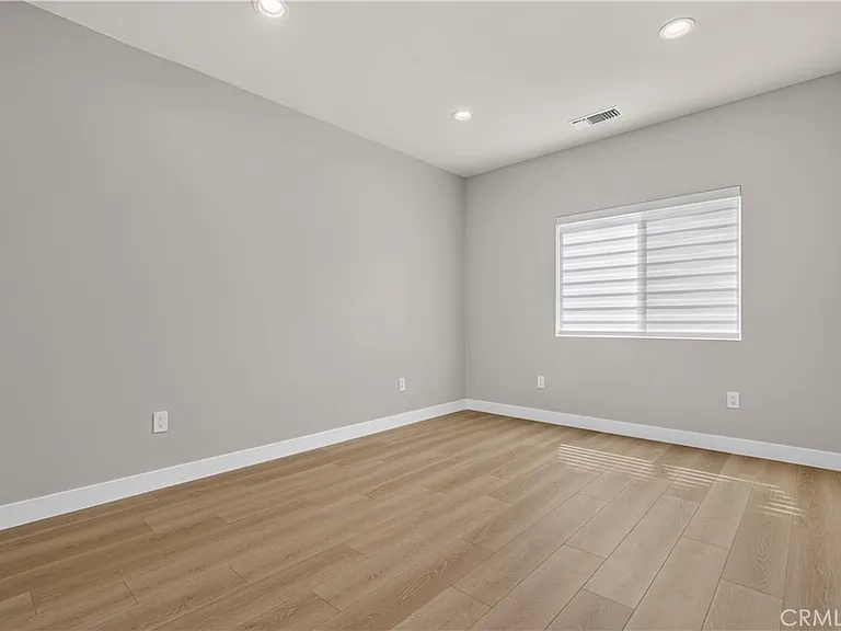 16425 Clymer St — Photo 28