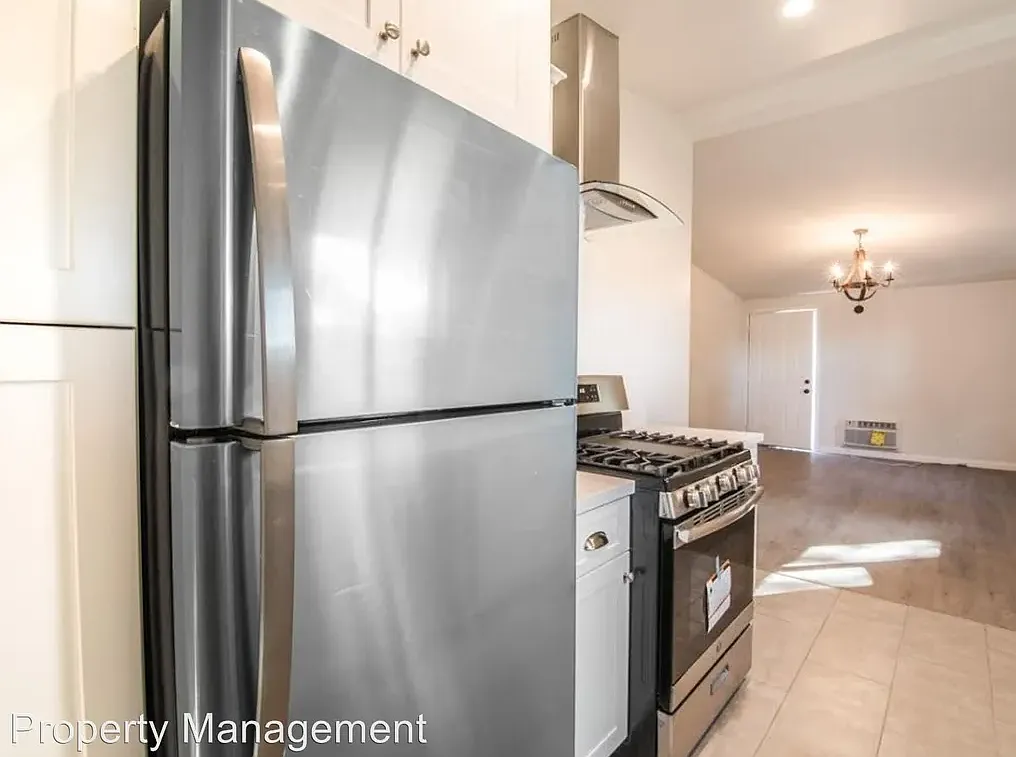 3337 Drew St — Photo 4