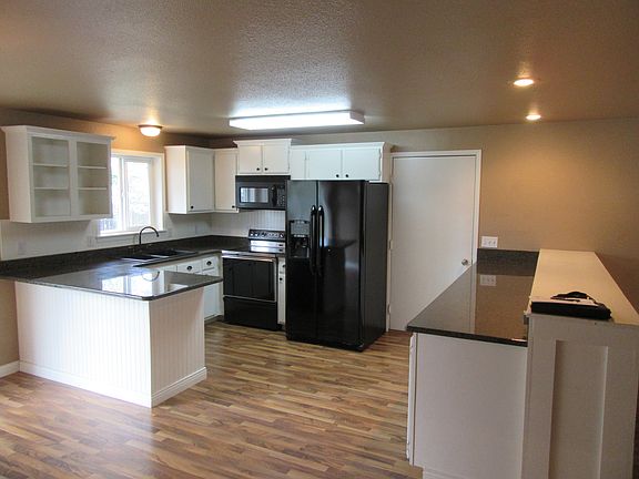 4th image of 1803 E Park Ln