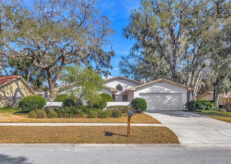 1st image of 1011 Meadowcrest Dr